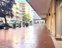 Negozio in affitto a Roma Appio Claudio - Statuario, Tuscolano