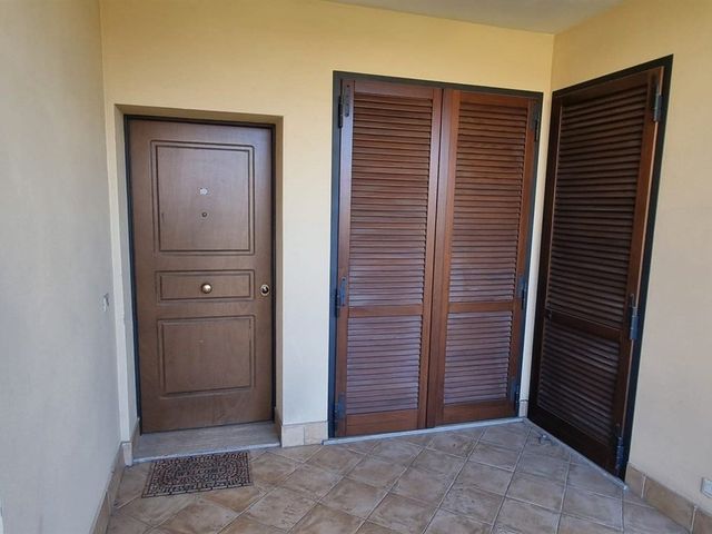 Villino indipendente 3 livelli con box