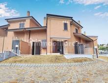 Foto Cometa 32 — Villa quadrifamiliare in vendita a Albano Laziale