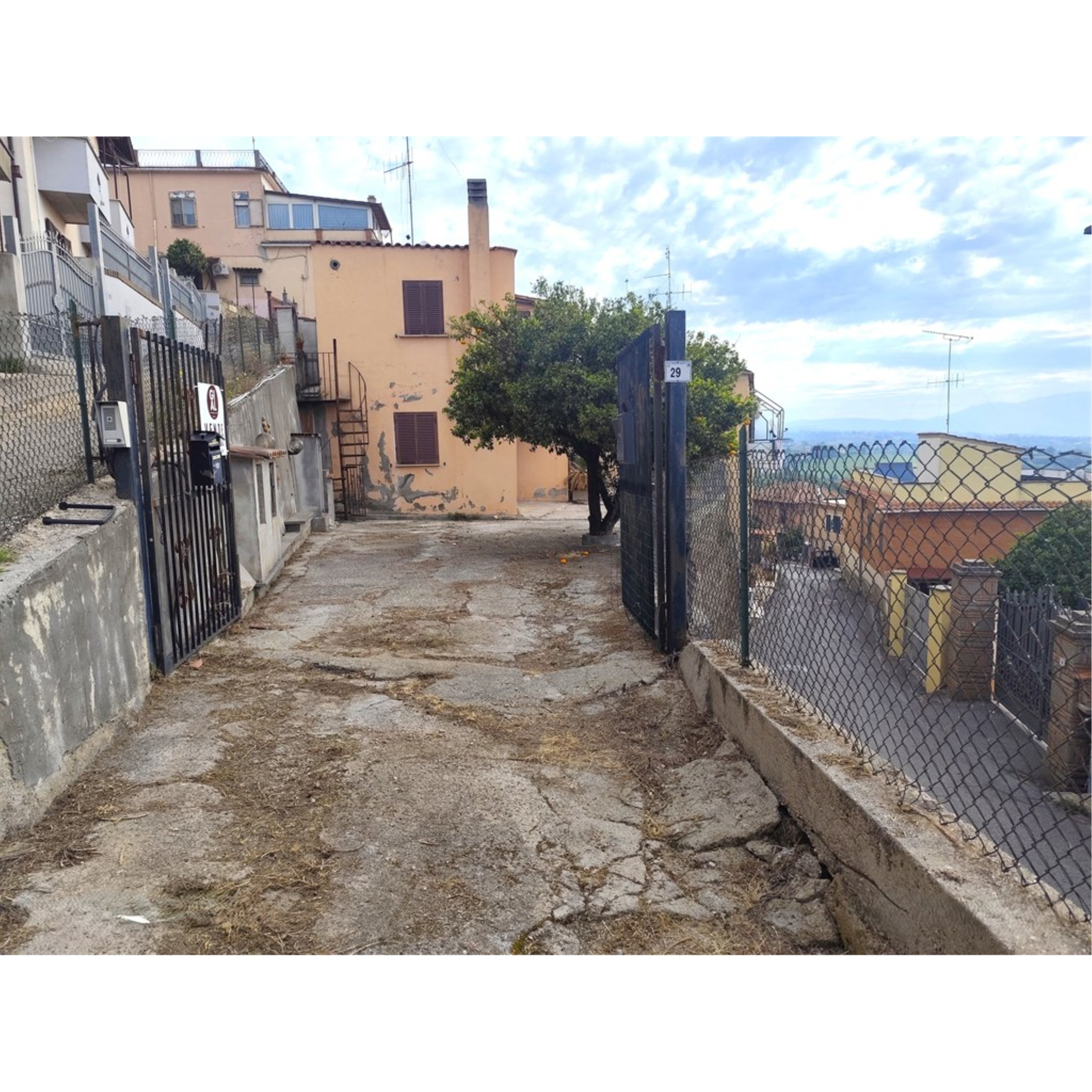 Foto Cometa 25 — Detached house for sale in Lanuvio