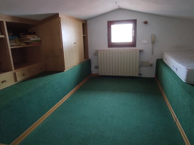 Trilocale in buono stato con ingresso indipendente