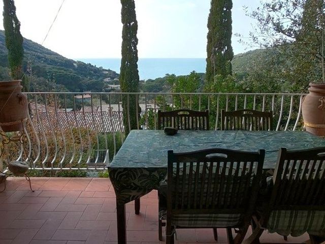 Bilocale ristrutturato con terrazza vista mare
