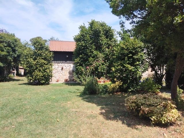 PUNTA DEL LAGO - Villa indipendente con grande parco privato
