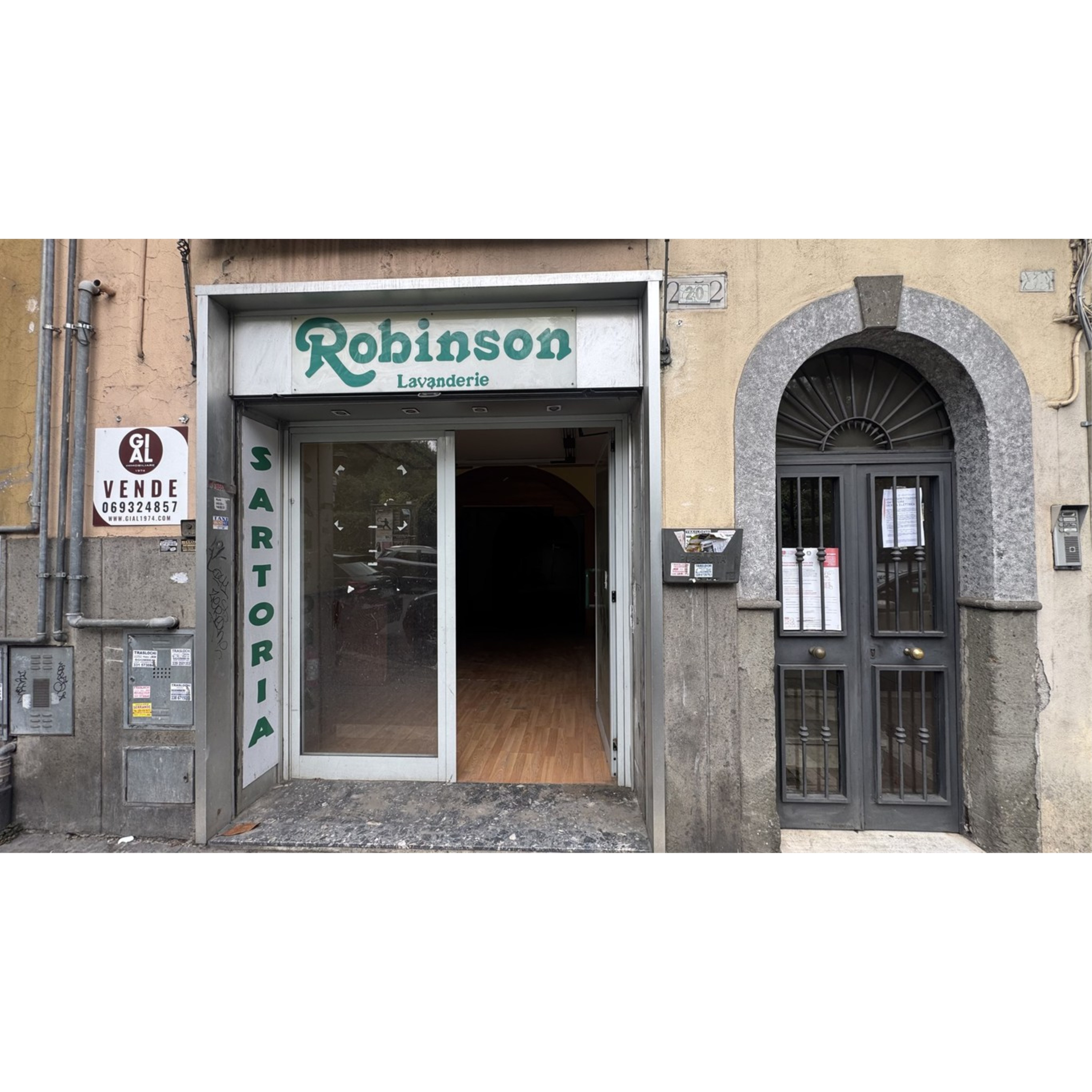 Foto Cometa 1 — Tienda en venta en Albano Laziale