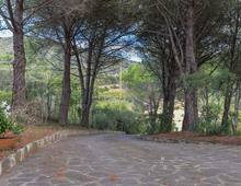 Villa unifamiliare finemente rifinita con corpo secondario e parco esclusivo