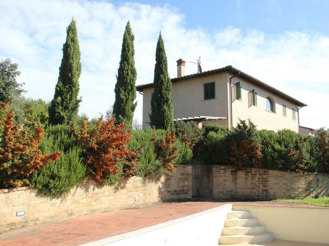 Splendido Casale Finemente Arredato Immerso nel Verde delle Colline Pisane della Valdera