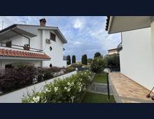 Foto Cometa 5 — Villa trifamiliare in vendita a Albano Laziale Olivella