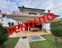 Foto Cometa 43 — Villa trifamiliare in vendita a Albano Laziale Olivella