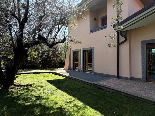 Villa bifamiliare Albano Laziale