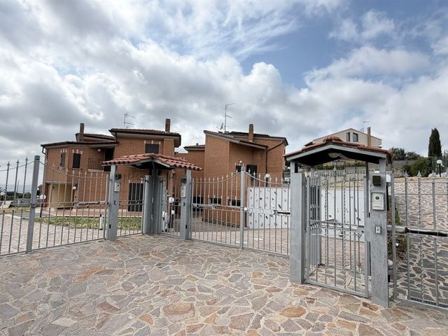 Villa quadrifamiliare Albano Laziale