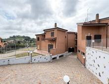 Foto Cometa 30 — Villa quadrifamiliare in vendita a Albano Laziale
