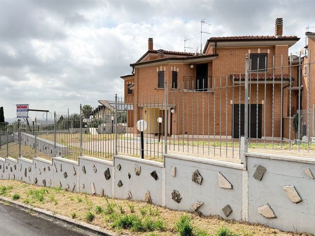 Villa quadrifamiliare Albano Laziale