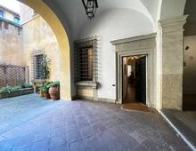 Appartamento in vendita a Roma Rione Regola