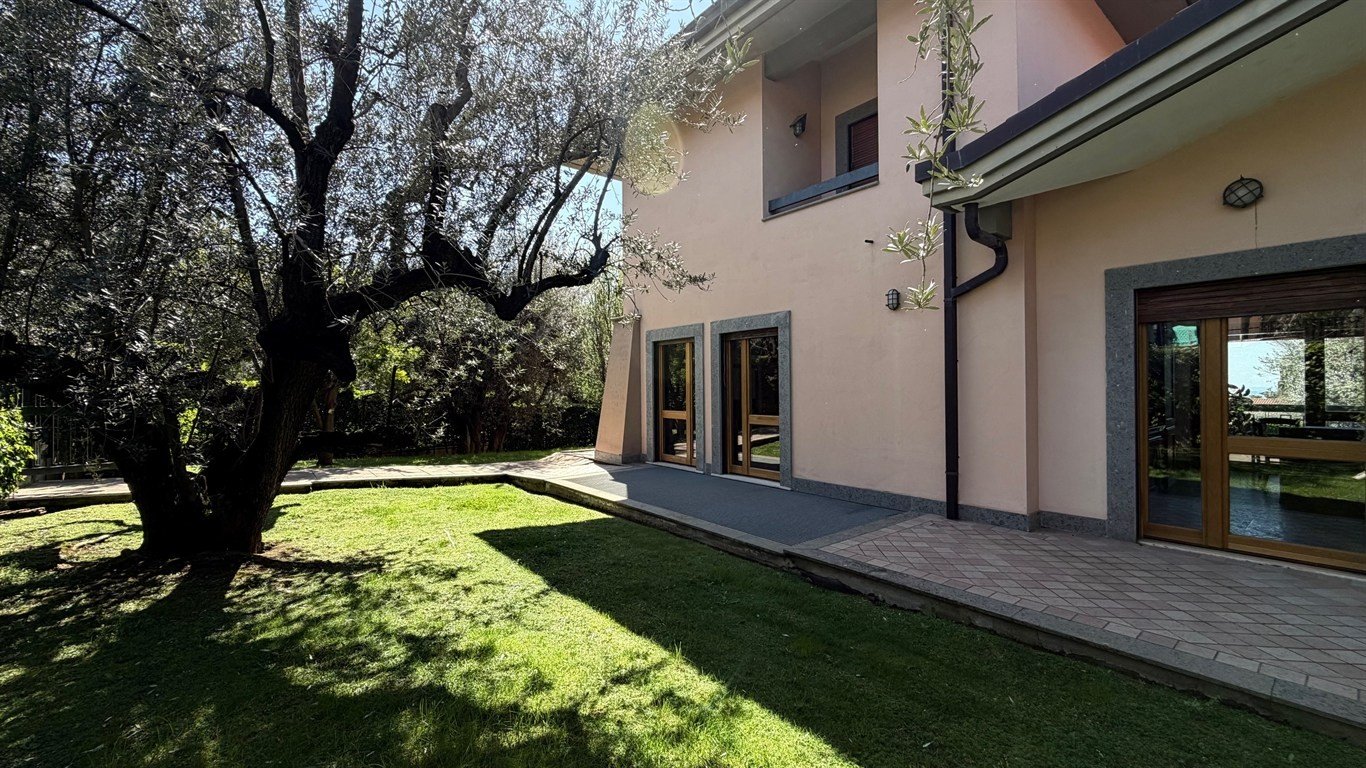 Villa bifamiliare Albano Laziale