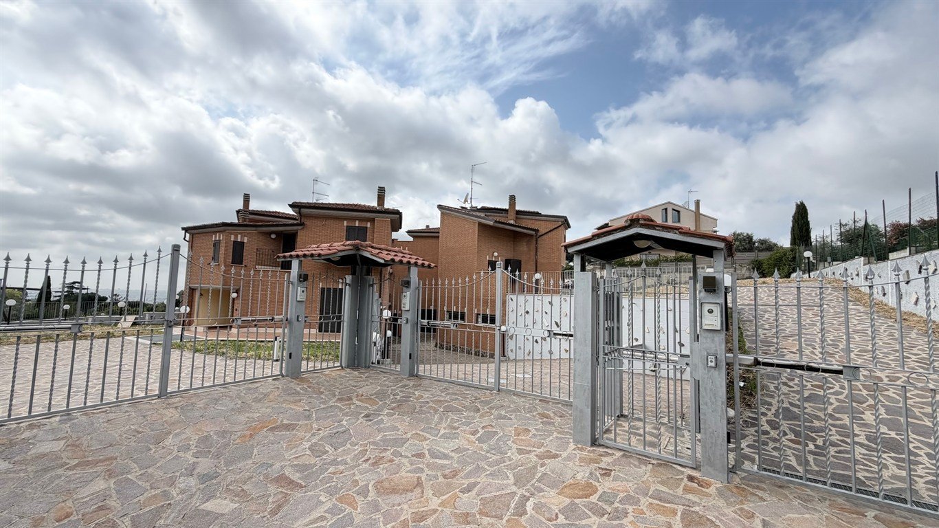 Villa quadrifamiliare Albano Laziale