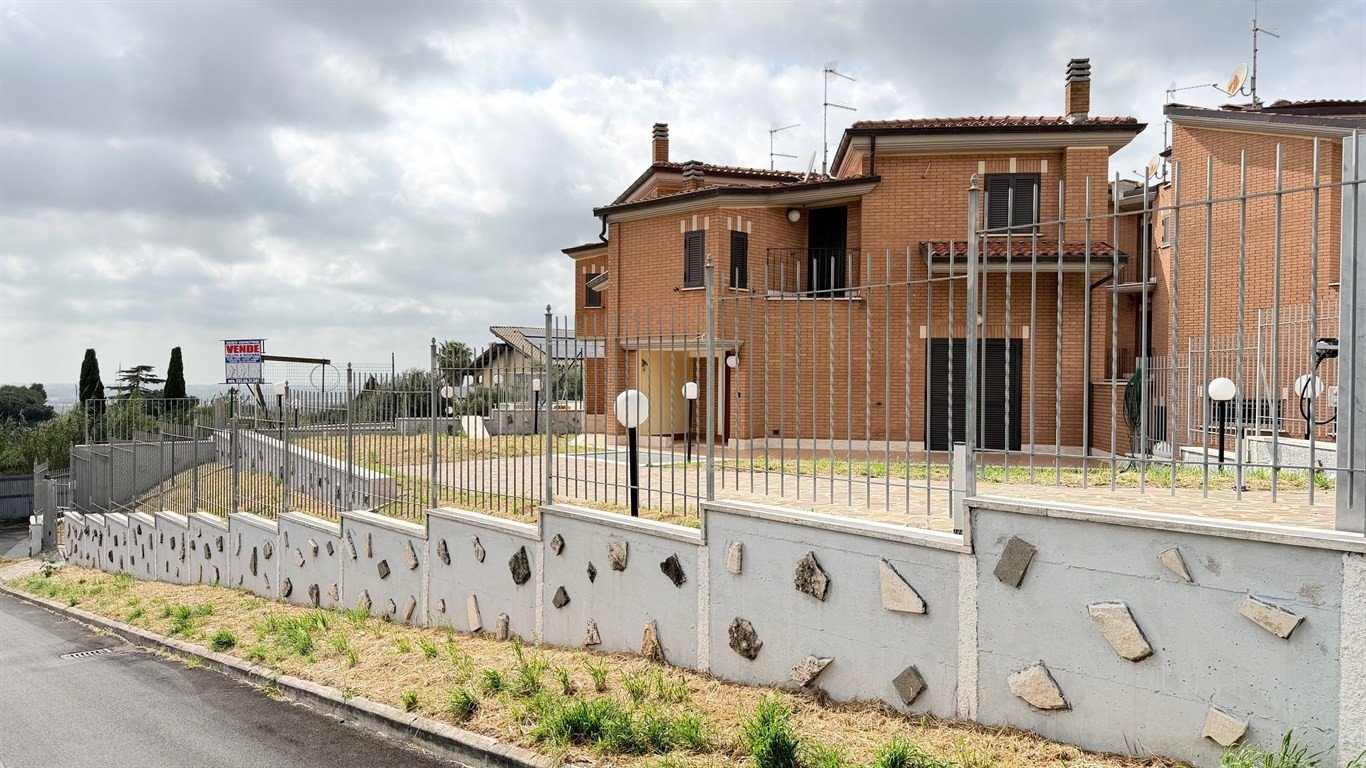 Villa quadrifamiliare Albano Laziale