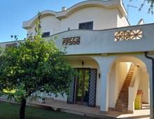Vila para alugar em Fregene
